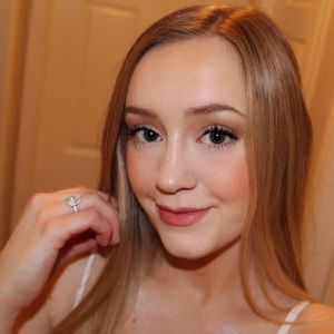 Meet your Posher, Dakota